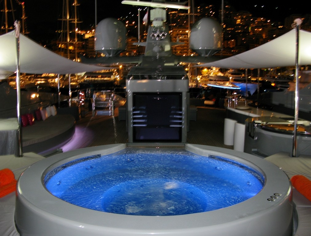 jacuzzis de lujo fontaneros en madrid 8 en barco